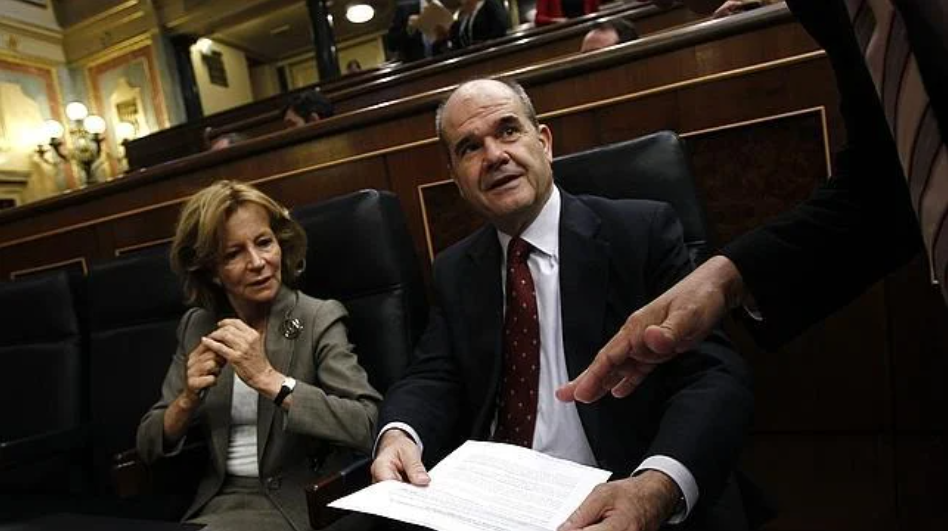 Los funcionarios denuncian un nuevo tijeretazo a sus sueldos