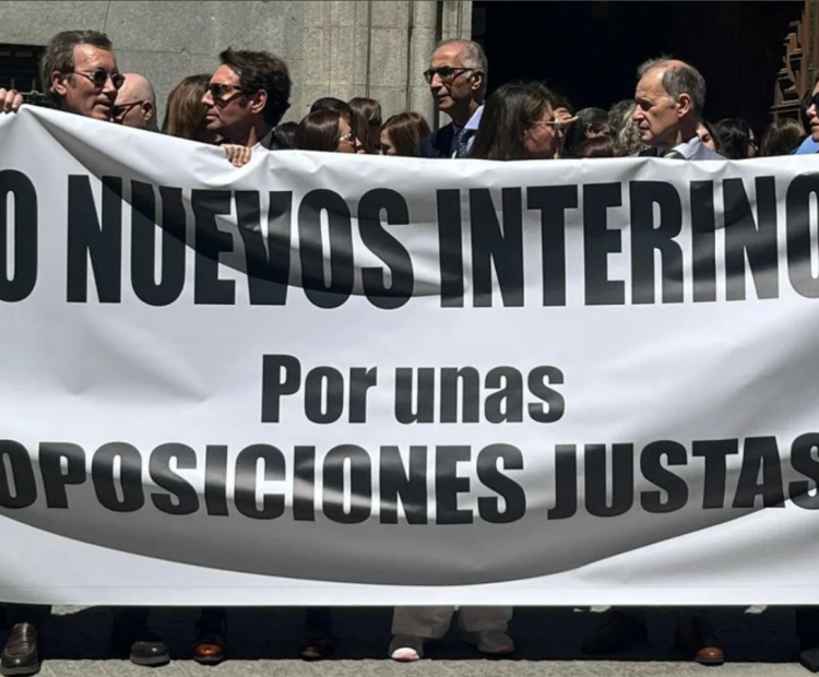 Los altos funcionarios frenan la maniobra del Gobierno para meter a interinos en puestos clave de la Administración